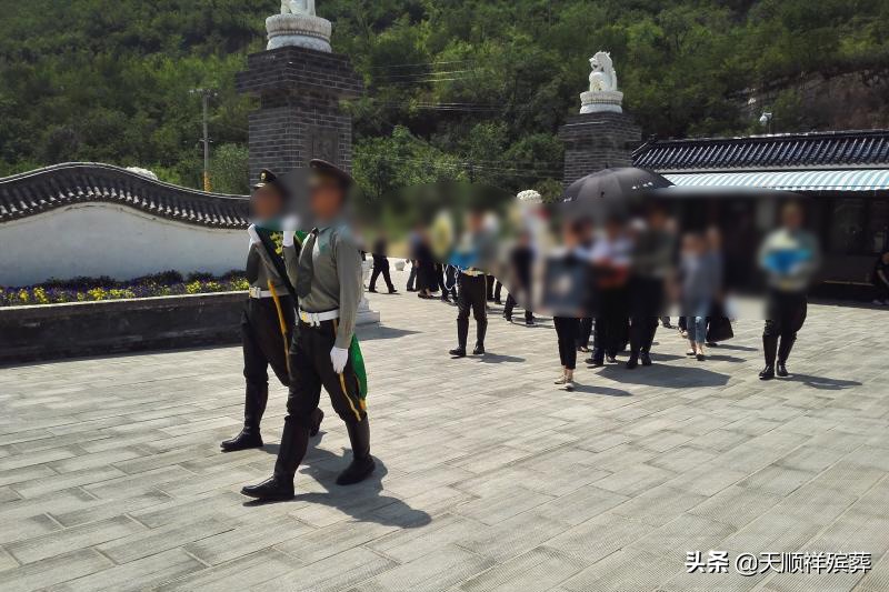 家里老人去世第一件事要干什么,老人在家去世后需要做什么