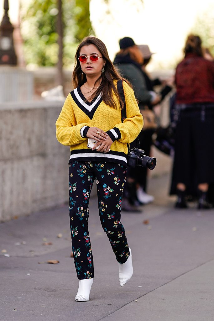 长款v领毛衣怎么穿内搭什么,秋冬季节v领毛衣的5个搭配技巧