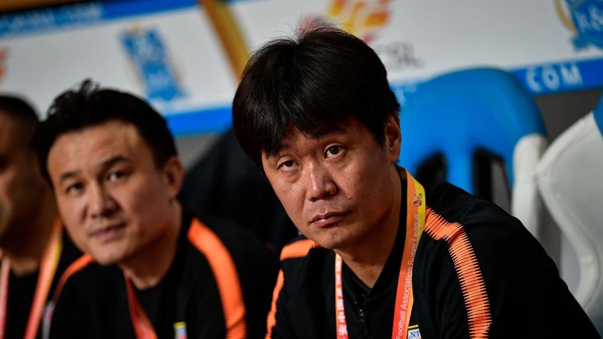 李铁留任国足帅位最合理的选择,国足主帅目标李铁李霄鹏