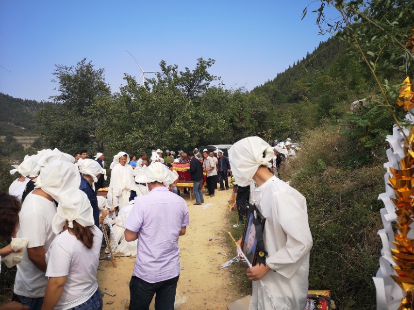 不火化直接土葬违法吗,不火化直接土葬会有什么处罚