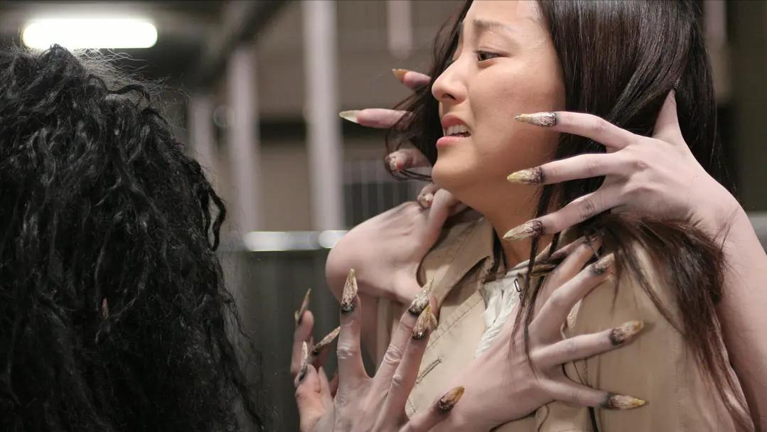 日本女子上身套纸箱子,日本女人悲惨命运的电影