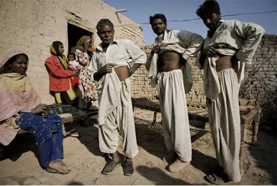 尼泊尔“卖肾村”：穷人700美元卖一个肾，人人身上一道疤