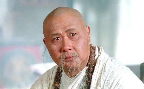 鐩樼偣鍛ㄦ槦椹扮數褰变腑鐨勮窇榫欏婕斿憳,鐩樼偣鍛ㄦ槦椹扮數褰遍噷闈㈢殑榫欏