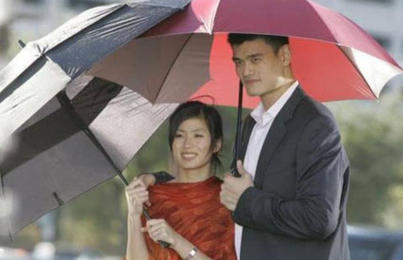 姚明一家五口身高是多少,姚明一家三口身高