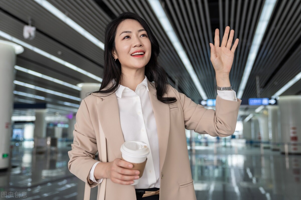 英文中服务员的叫法,服务员用英语怎么说waiter