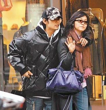 侯佩岑富豪,侯佩岑的婚后