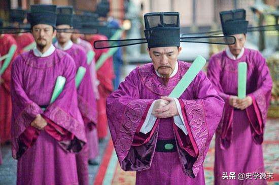 满朝朱紫贵尽是读书人的全文,古代穿紫衣代表什么