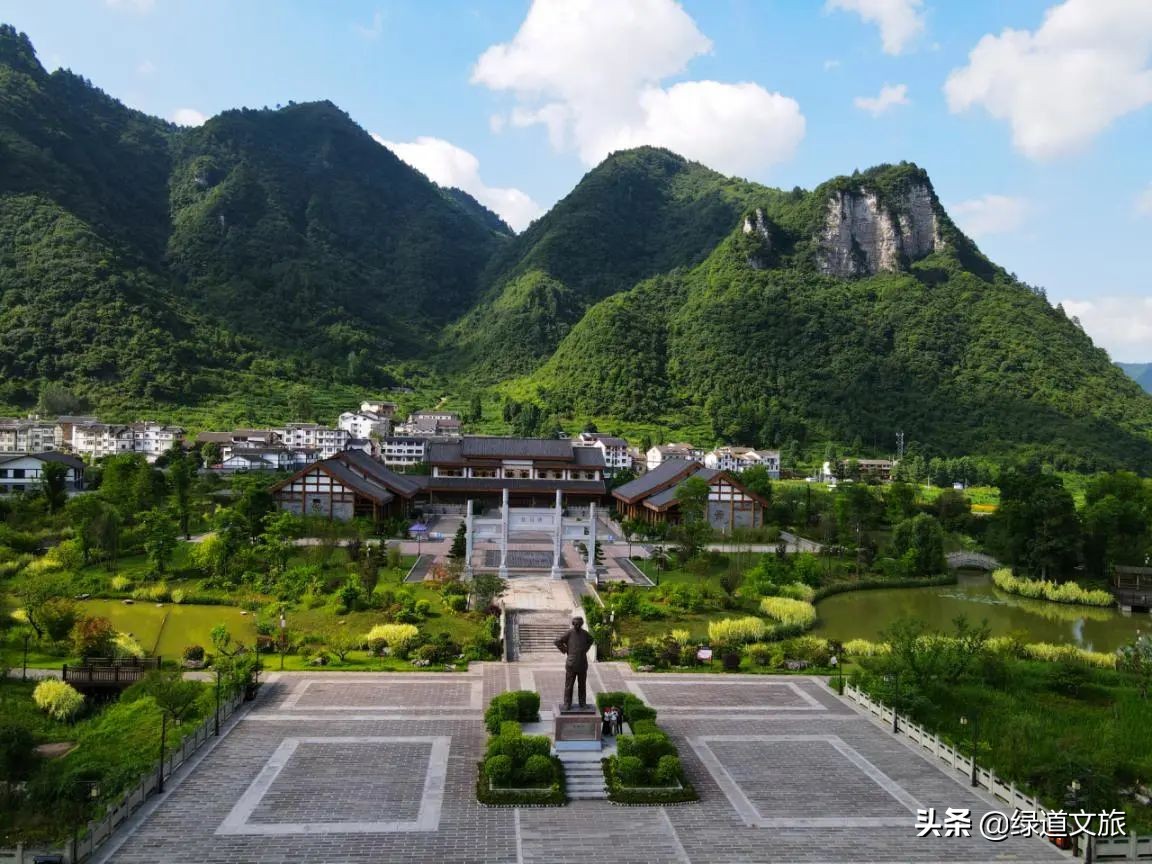 这个康养度假区投资20亿，占地1000亩，是中国上佳康养旅居度假区