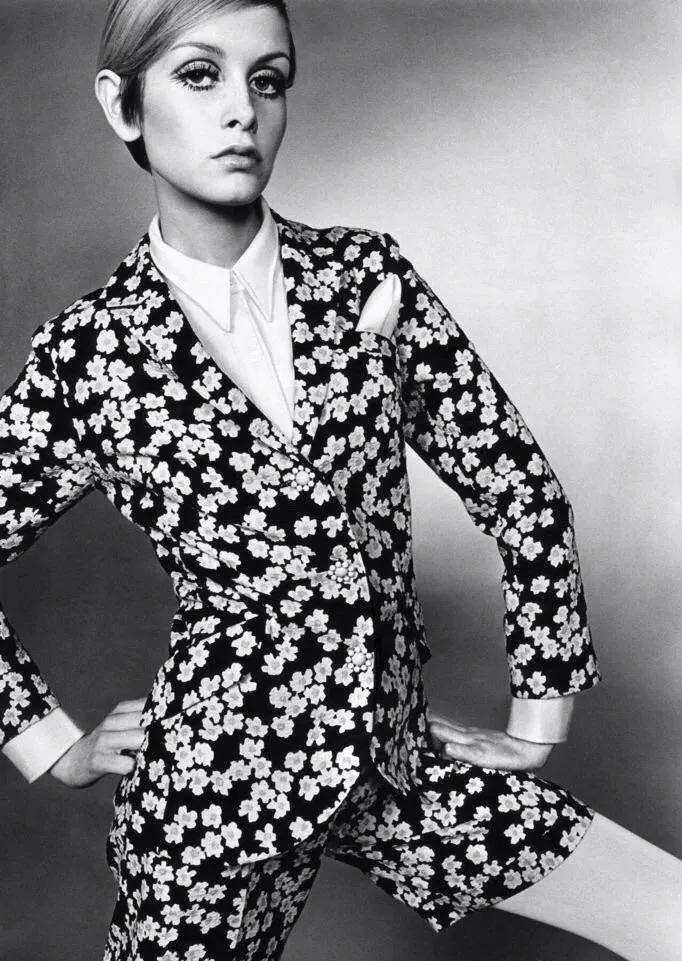 体重41kg的她，*翻推**了梦露性感丰腴的审美革命，成划时代流行符号