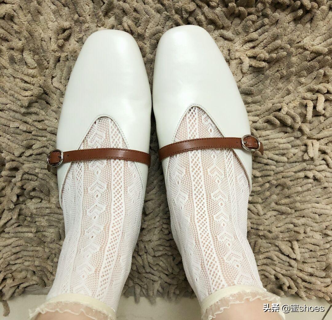 同样是高跟鞋的品类，猫跟鞋、穆勒鞋和玛丽珍鞋有什么不同之处？