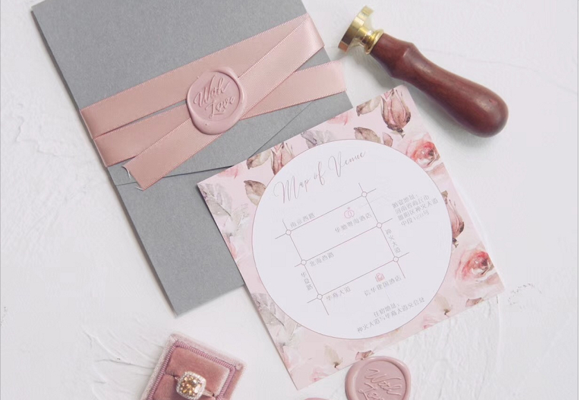 婚礼请柬怎么配文字,婚礼请柬怎么准备