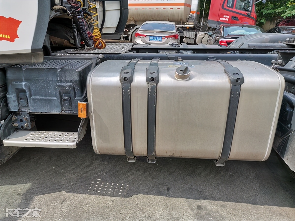 斯堪尼亚国六二手车多少钱,二手斯堪尼亚牵引车什么价格