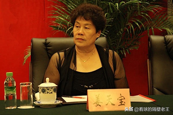 培养出国际球星的女将军!其爱人创造辽足传奇,女儿任职篮球教练