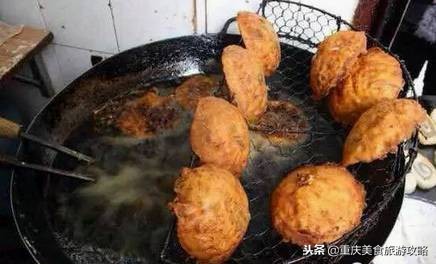 重庆特色美食锅仔糕,重庆街边小吃豌豆糕