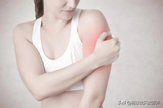 打羽毛球小臂肌肉拉伤怎么回事,羽毛球打完球手臂疼
