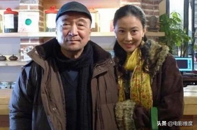 71岁李保田全家照女儿跟妈妈姓,李保田是个老戏骨