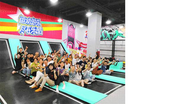 不限时的网红蹦床公园,沉浸式网红蹦床公园