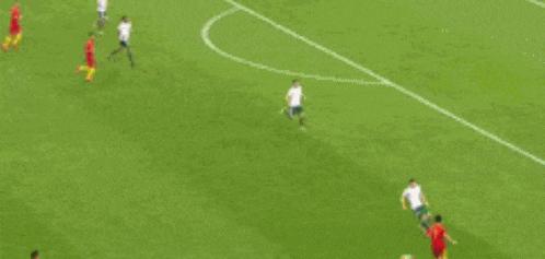 国足让人喷饭的爆笑gif,国足搞笑球场图