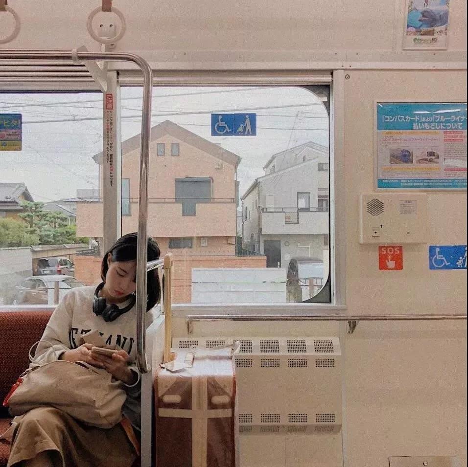 韩系短款双拉链卫衣穿搭,冬季韩系卫衣穿搭套装