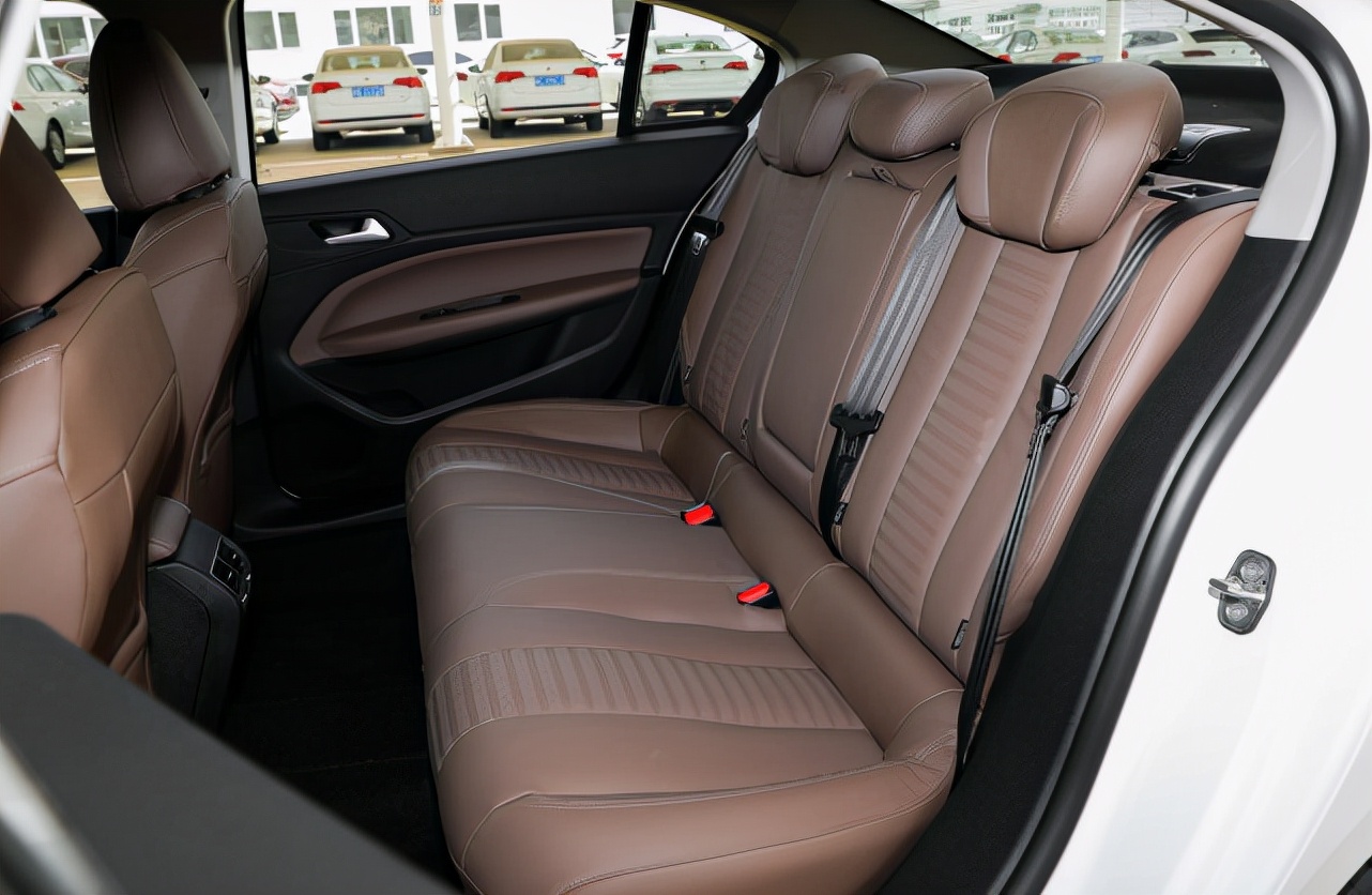 标致408油耗车主真实油耗7.8,标致408油耗1.6t发动机怎么样