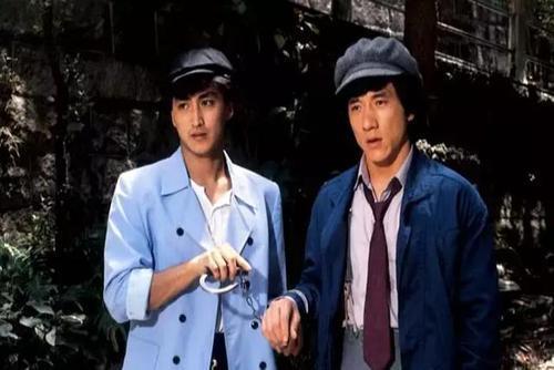 展昭何家劲放弃天价的演艺事业,帅气的展昭何家劲61岁