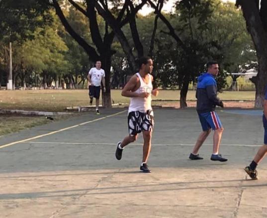 小罗谈入狱完整版视频,小罗狱中参加足球赛夺冠