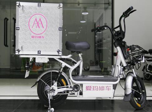 2500元雅迪台铃爱玛电动车怎么选 (雅迪台铃爱玛石墨烯云电池哪个好)