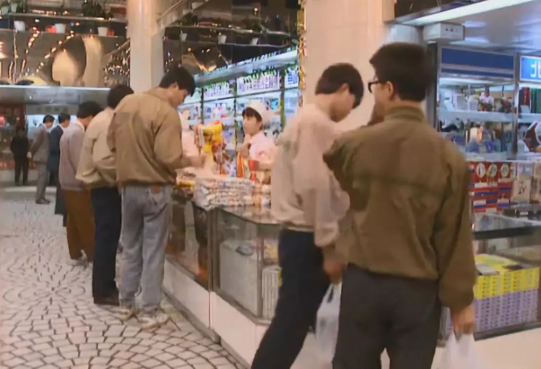 那些陪你跨世纪的“潮牌”，后来都去哪儿了？