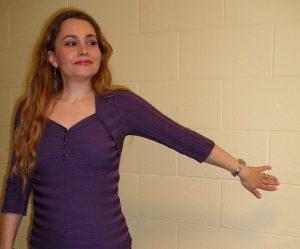 哺乳期乳房针扎的痛还可以喂奶吗,68岁乳房像针扎一样疼痛怎么回事