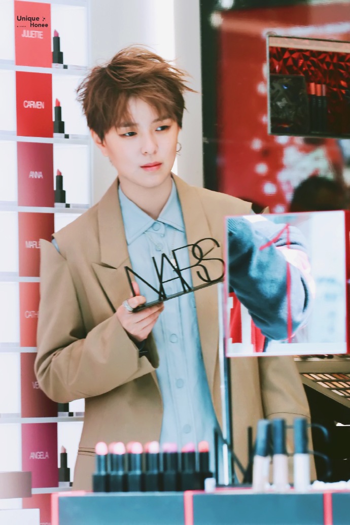 sunnee杨芸晴火箭少女毕业会唱歌,sunnee杨芸晴穿粉色制服