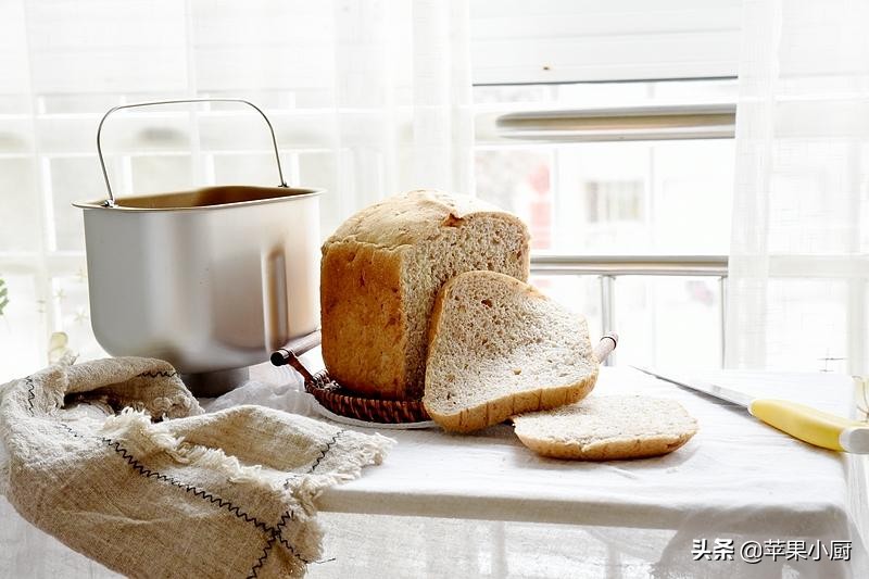 用面包机做早餐美食视频,用面包机做松软吐司