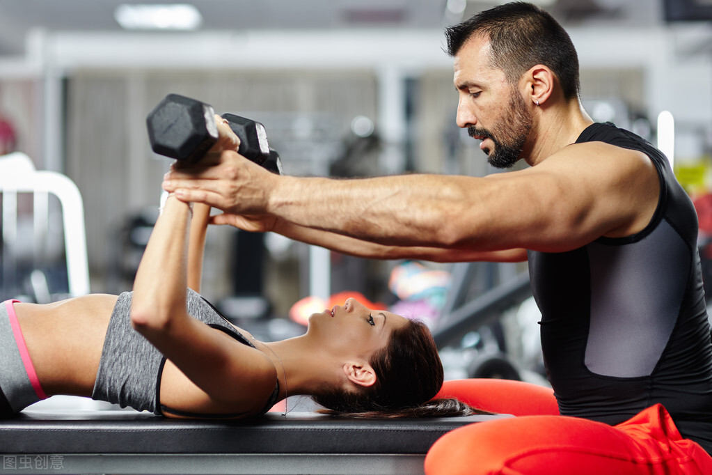 新手健身如何练力量训练动作,力量训练怎么出线条