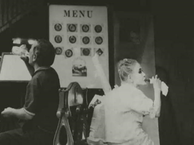 日本烟花女子：涂着廉价口红站街60年，余生只为等一个不归人