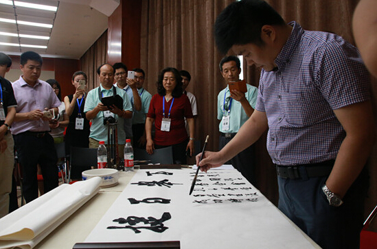 于钟华：欧阳询的三招结构意识，可以成为中国书法史的一号人物