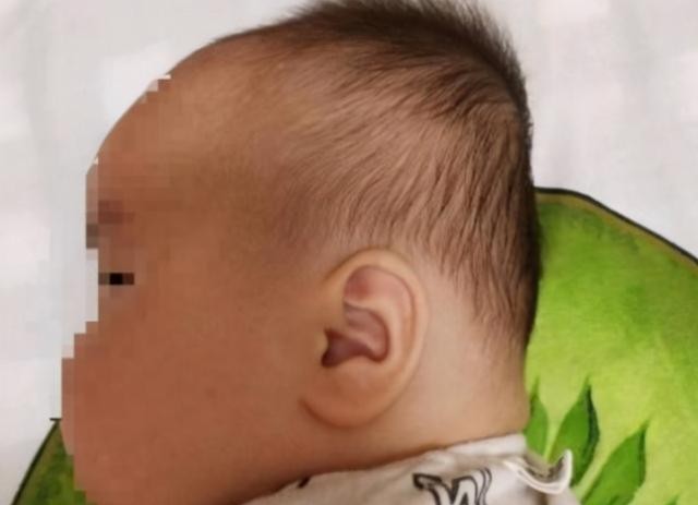 小孩从小跟爸爸睡和妈妈睡区别,宝宝从小睡枕头长大好不好