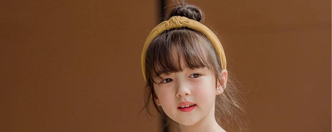 小女孩怎么扎辫子好看又简单,10-12岁的小孩扎辫子怎么扎好看