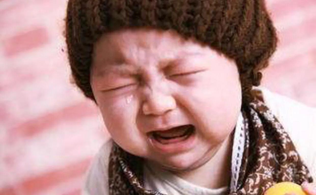 孩子哭着要抱怎么办,孩子一岁内哭要不要抱