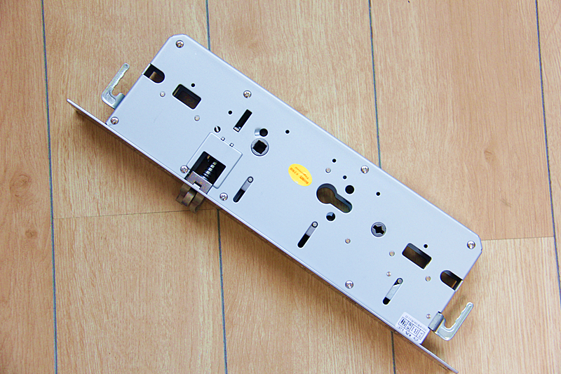 支持远程开门临时密码智能锁,智能密码锁怎样使用门卡开锁