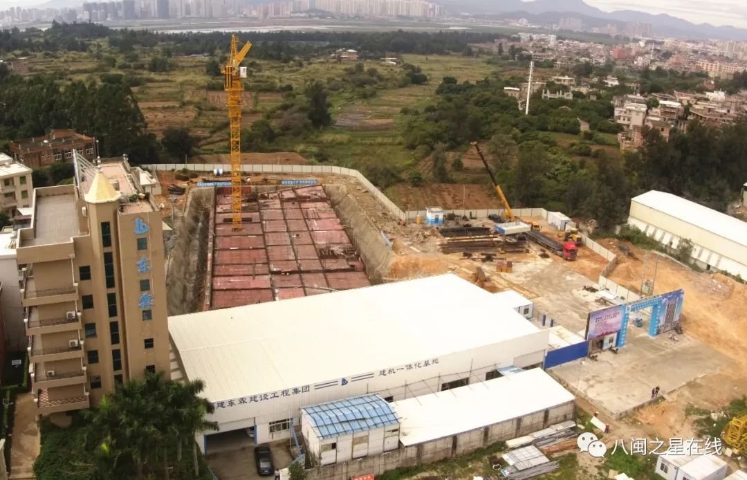 开拓创新拼搏进取,开拓创新奋勇争先