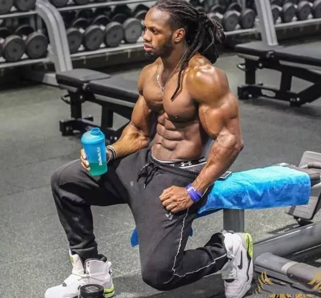 喝蛋粉不运动会变胖吗,空腹喝蛋白粉健身好不好