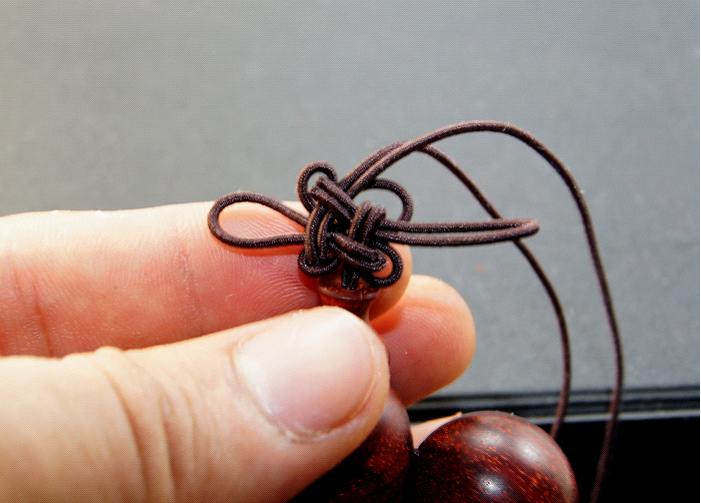 单绳串珠间隔打结方法教程,单绳串珠打结的方法