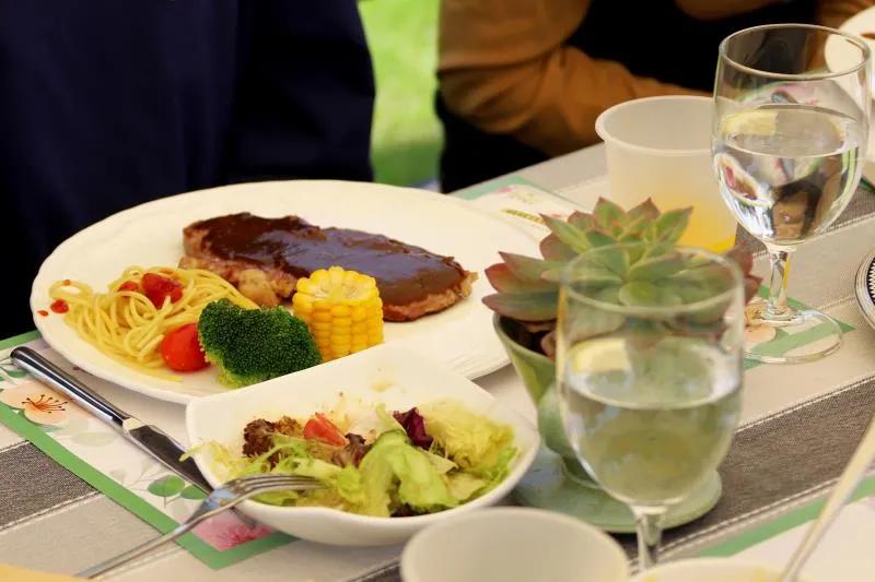 快艇摩托艇极速沙发SUP板…桐洲岛亚联飞行营地“上新”水上玩法！想体验吗？免费