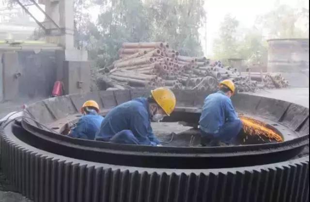 球磨机磨石灰闷磨怎么处理,球磨机处理量下降原因