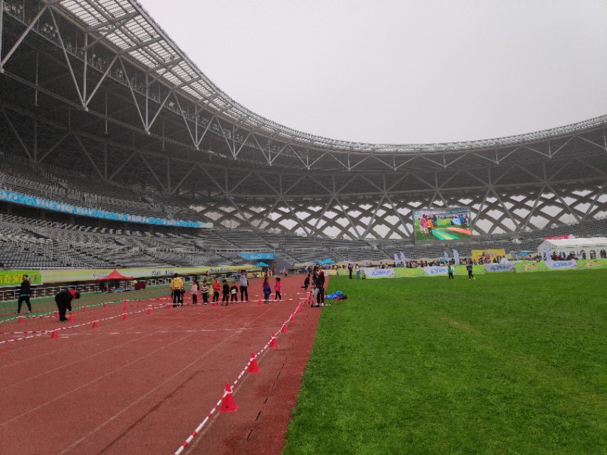 徐州体育中心有哪些,徐州鸟巢能容纳多少人