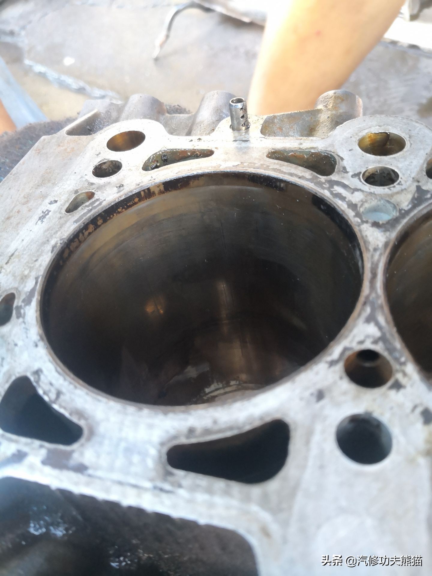 2010年的奥迪a6l2.8烧机油吗,08年奥运版奥迪a6值多少钱