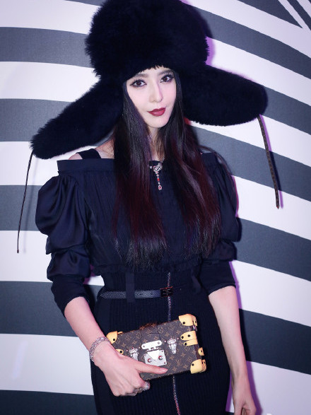 范冰冰回归巴黎时装周,范冰冰重回米兰时装周