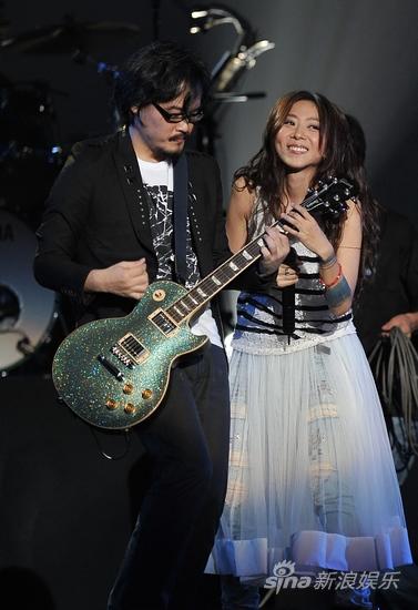 陈绮贞结束18年恋情完整版,44岁陈绮贞回归单身