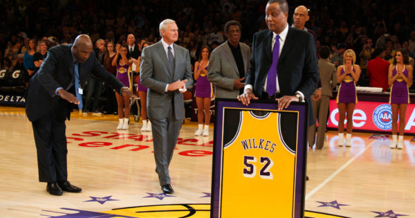 湖人队蓄势待发锁定三大球星,湖人队三巨头是哪三人