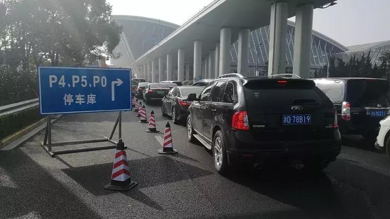 五一返程高峰上海浦东机场,浦东国际机场省钱攻略