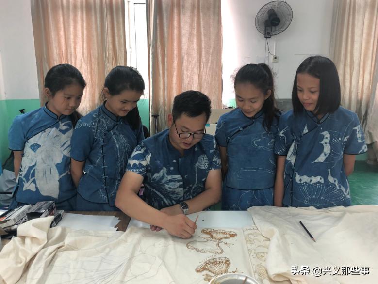 兴义市沧江乡中心小学六一班,兴义市少年宫